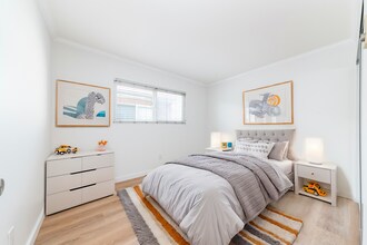 1215 Beryl St, Unit #B in Redondo Beach, CA - Building Photo - Building Photo