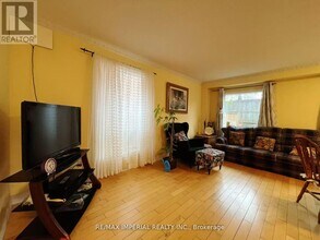 2955 Thomas St in Mississauga, ON - Building Photo - Building Photo