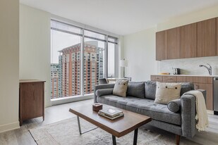 340 E North Water St in Chicago, IL - Building Photo