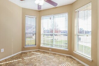 10600 Copperwood Ln in Fort Worth, TX - Foto de edificio - Building Photo