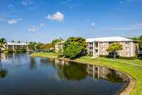 Promenade at Reflection Lakes in Ft. Myers, FL - Building Photo - Building Photo