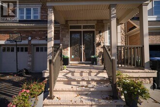 43 Swanton Rd in Brampton, ON - Building Photo - Building Photo