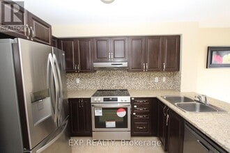 1118 Klondike Rd in Ottawa, ON - Building Photo - Building Photo