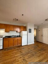 8 Portland St, Unit 506 in Worcester, MA - Building Photo