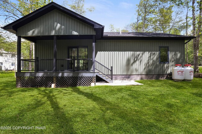 1540 Lake Ln in Pocono Lake, PA - Building Photo - Building Photo