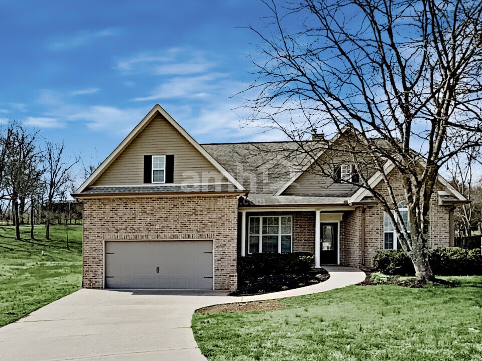 113 Gatone Ct in Hendersonville, TN - Foto de edificio