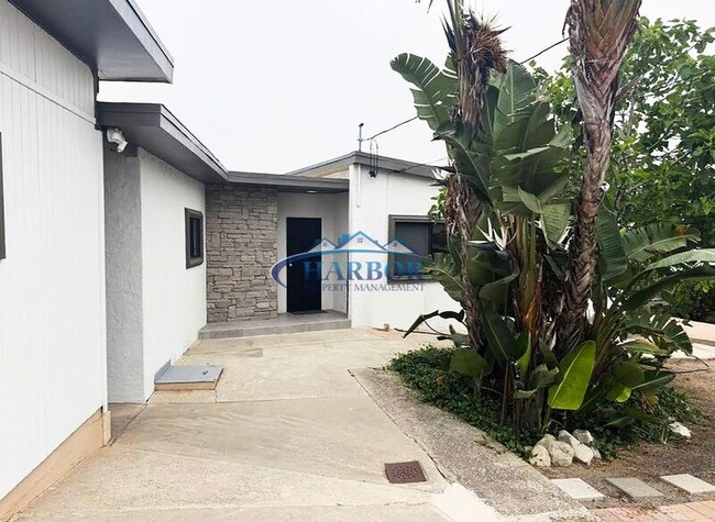 property at 827 W 22nd St