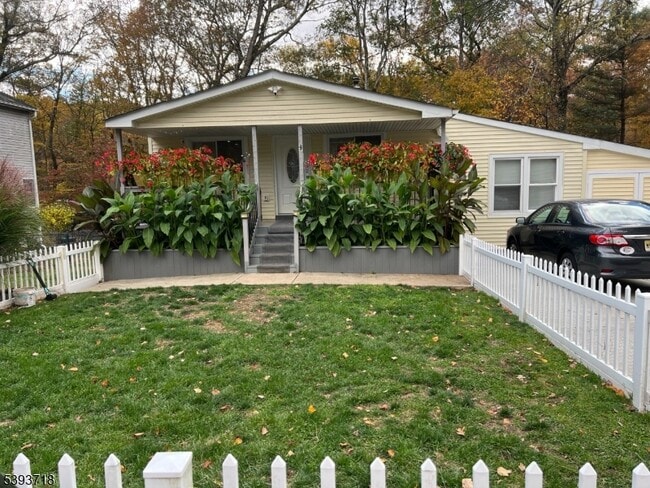 property at 9 Ellen Rd