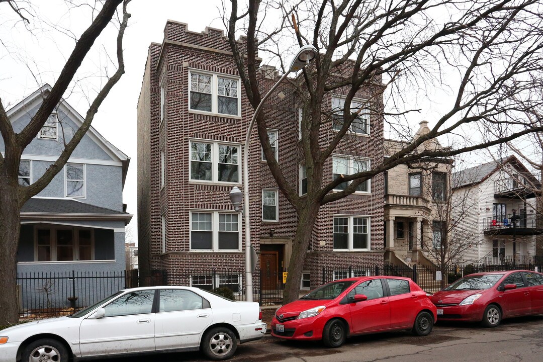 1330 W Argyle in Chicago, IL - Building Photo