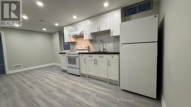 property at 1686 Summergrove Crescent