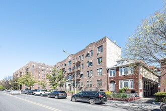 645 Lefferts Ave in Brooklyn, NY - Foto de edificio - Building Photo