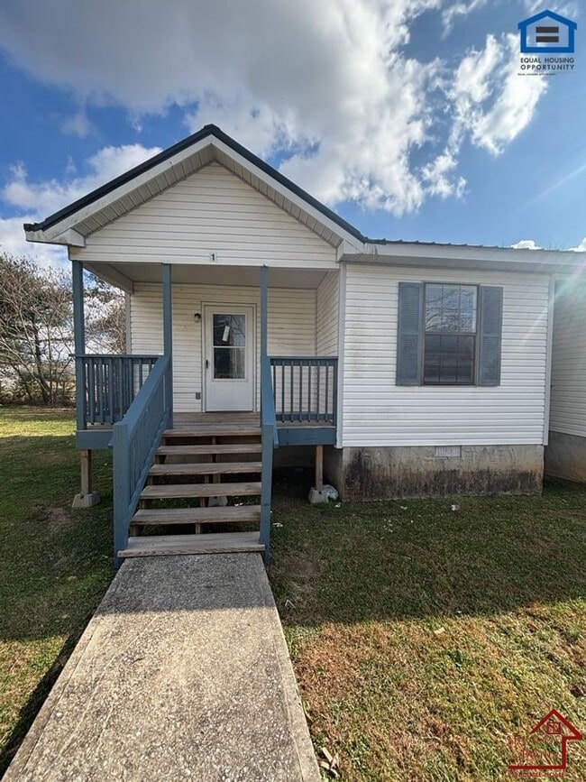 246 Dogwood Pointe Dr in McMinnville, TN - Building Photo - Building Photo