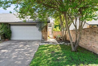 9433 Singing Quail Dr in Austin, TX - Building Photo - Building Photo