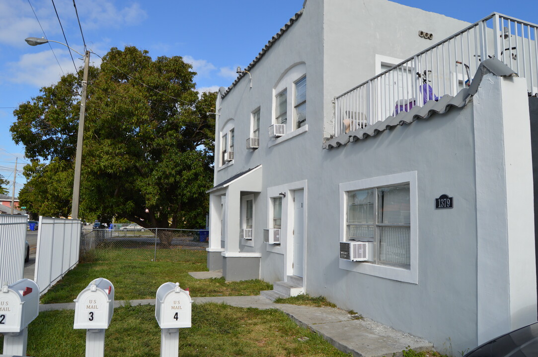 14 Bed 6 Baths in Miami, FL - Building Photo