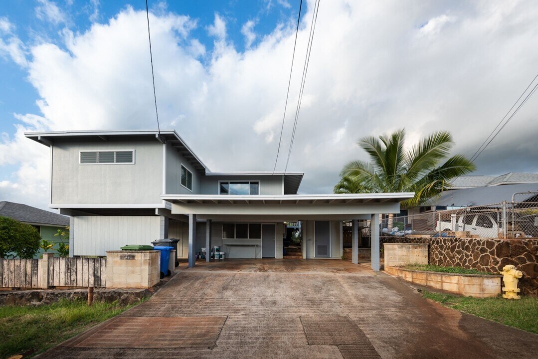 750 Puu Hina Pl in Pearl City, HI - Foto de edificio