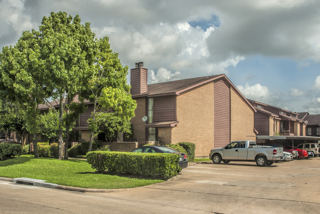 Westwood II Apartments in Houston, TX - Building Photo