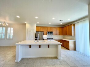 1881 Alice Way in Sacramento, CA - Building Photo - Building Photo