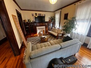 36 Newton St in Waltham, MA - Building Photo - Building Photo