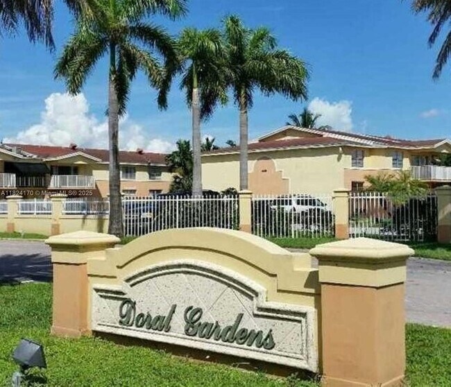 4640 NW 79th Ave in Doral, FL - Building Photo - Building Photo