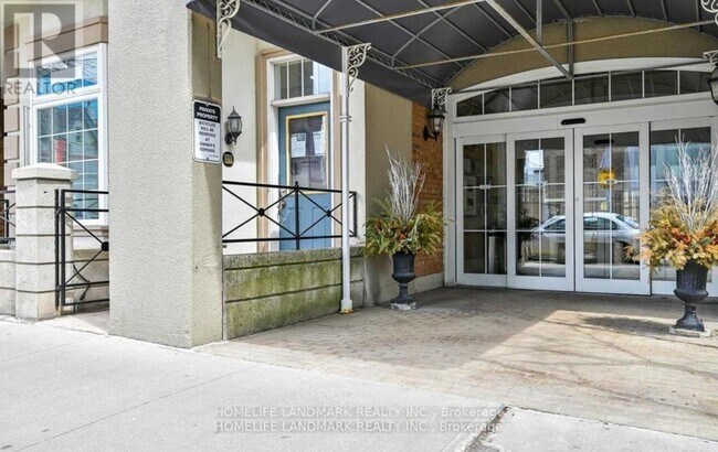 53 McCaul St in Toronto, ON - Building Photo - Building Photo