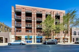 2222 W Belmont Ave in Chicago, IL - Building Photo