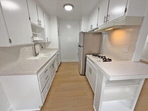 1330 N Gardner St in Los Angeles, CA - Building Photo - Building Photo