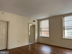 202 S 17th St in Philadelphia, PA - Building Photo - Building Photo