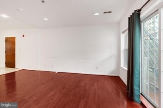 5 W Girard Ave in Philadelphia, PA - Building Photo - Building Photo