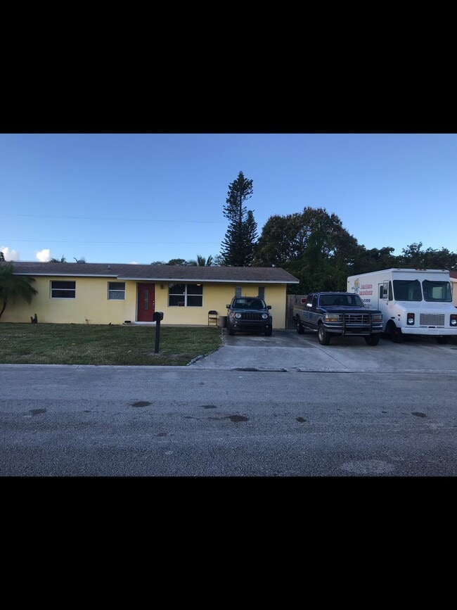 4295 Forest Rd