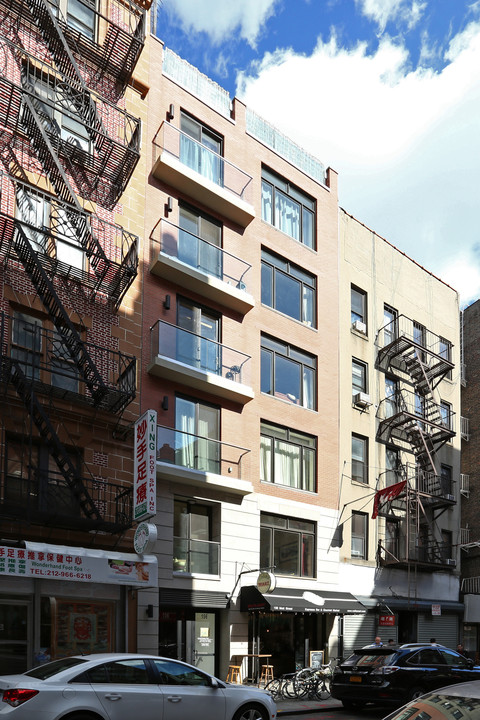 156 Mott St in New York, NY - Building Photo