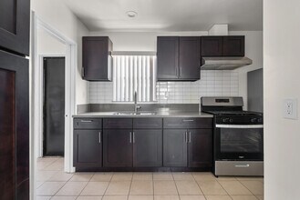 3018 9th Ave in Los Angeles, CA - Building Photo - Building Photo