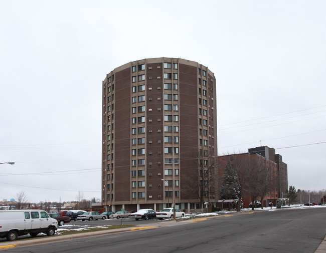 Alice Nettell Towers in Virginia, MN - Foto de edificio - Building Photo