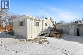 1752 Erie Ave in Amherstburg, ON - Building Photo - Building Photo