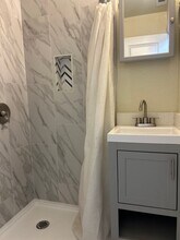 1106 Chester St in Oakland, CA - Building Photo - Building Photo