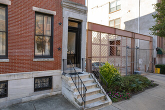 1804 Green St in Philadelphia, PA - Building Photo - Building Photo