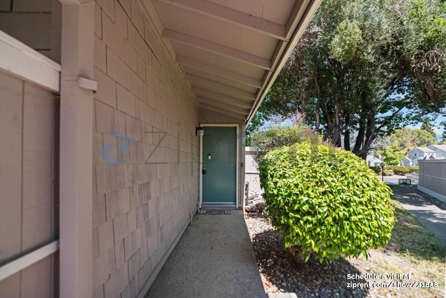 500 W Middlefield Rd in Mountain View, CA - Foto de edificio - Building Photo