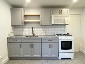27 W James St, Unit Apt 2 in Lancaster, PA - Building Photo