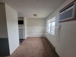 1102 S Olympia Pl in Kennewick, WA - Building Photo - Building Photo