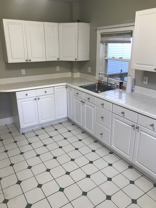 335 Dorchester St, Unit 1 in Boston, MA - Building Photo