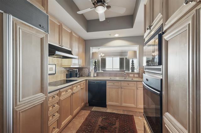 3401 Lee Pkwy in Dallas, TX - Building Photo - Building Photo