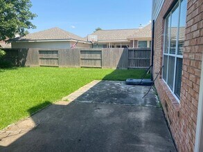 11147 Carriage Lake Dr in Houston, TX - Building Photo - Building Photo