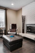 1035 Hunterdale Pl NW in Calgary, AB - Building Photo - Building Photo