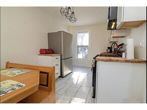 1211 5th St NE in Minneapolis, MN - Building Photo - Building Photo