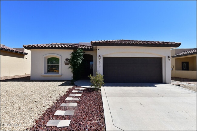 820 Caterick St in El Paso, TX - Building Photo - Building Photo