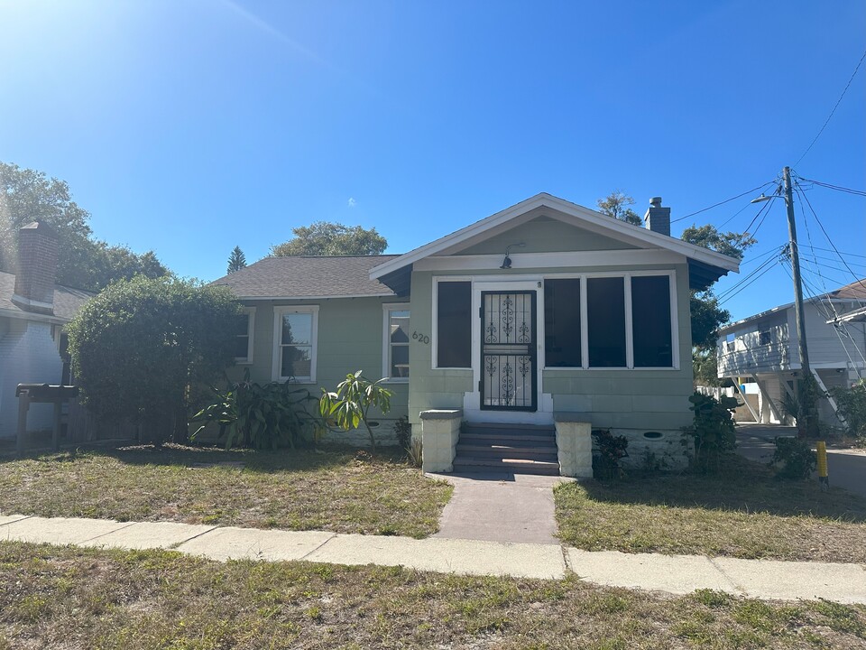 620 15th St N in St. Petersburg, FL - Building Photo