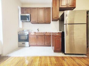 240 W 104th St in New York, NY - Building Photo - Building Photo