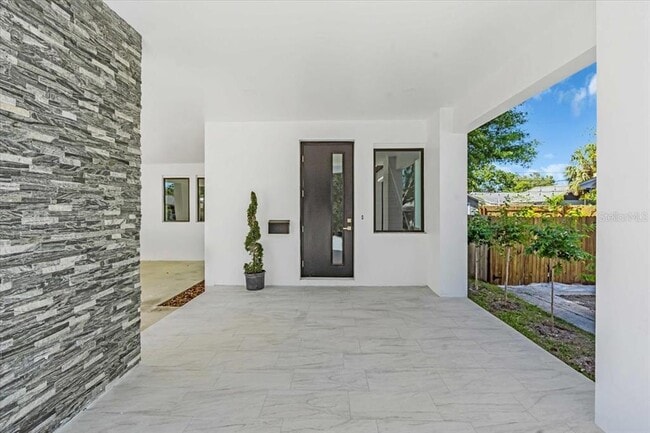 3175 10th Ave N in St. Petersburg, FL - Building Photo - Building Photo