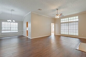 2224 Palm Lagoon Dr in League City, TX - Building Photo - Building Photo