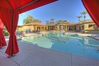 Building Photo - The Retreat Apartments in Phoenix, Arizona