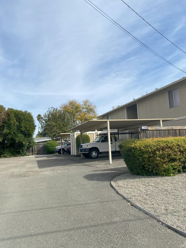 7560 Bridgit Dr, Unit A in Rohnert Park, CA - Building Photo - Building Photo